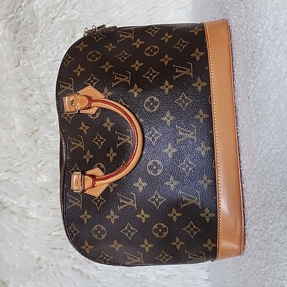 Authentic Louis Vuitton Alma PM Monogram Bag - Picture 3 of 16